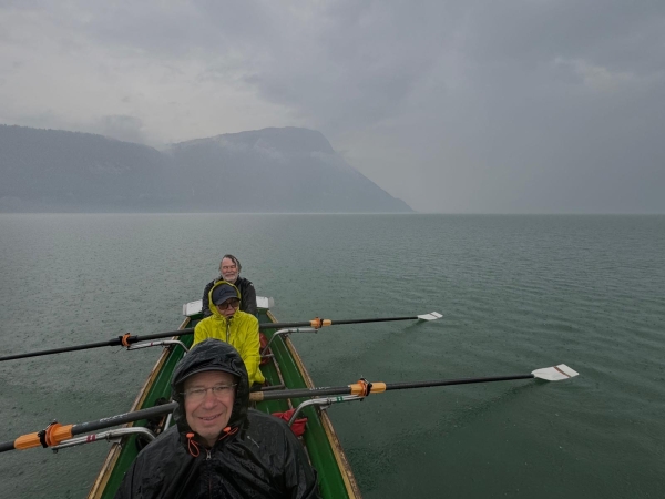 Ergiebige Regenflle Ruderboot Fjord 2024