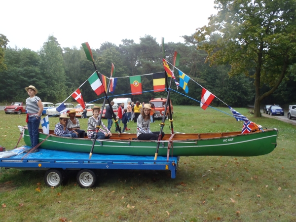 Ruderer auf dem Festwagen 750 Jahre Stahnsdorf